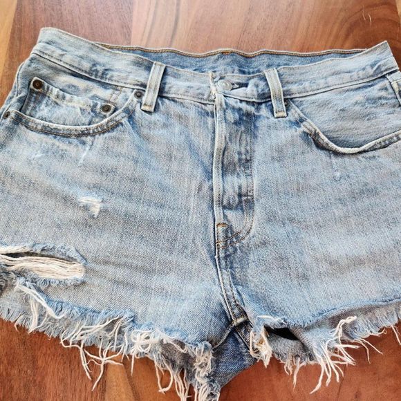 Levi's 501 High Rise Jean Shorts - Picture 4 of 8